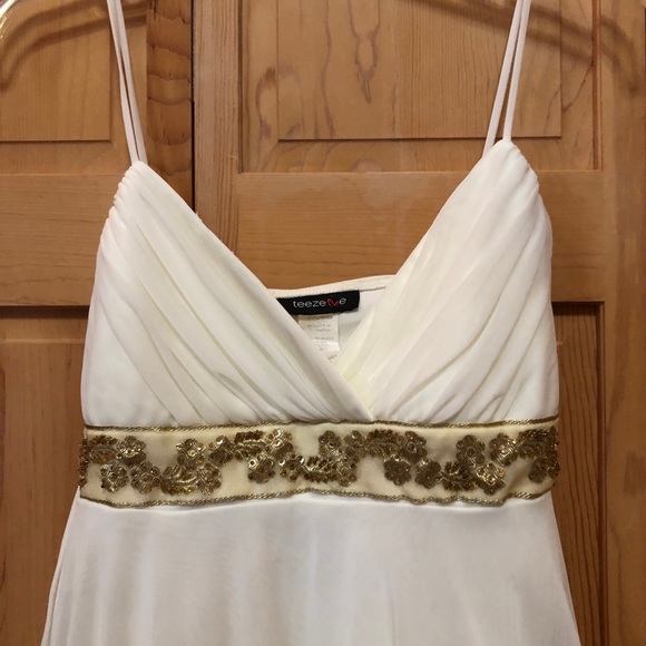 Ladies Party Dress - Picture 2 of 5